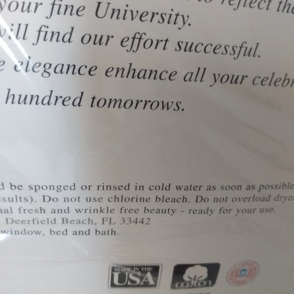 NWOT Quaker Collegiate Indiana University tablecloth - Picture 7 of 11